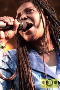 Joy White (Jam) with The House Of Riddim Band 12. Reggae Jam Festival - Bersenbrueck 12. August 2006 (4).jpg